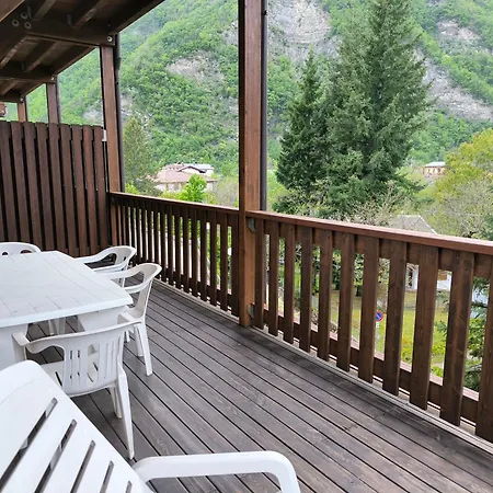Апартаменты Bilocale Gran Chalet Монтекрето